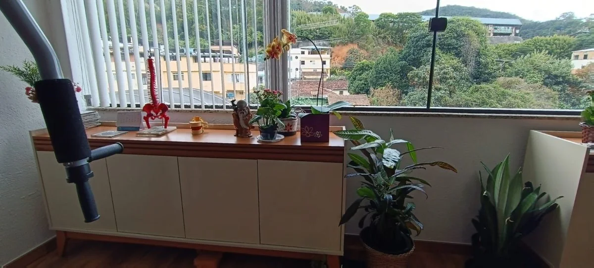 Recepção com vista para as montanhas de Petrópolis
